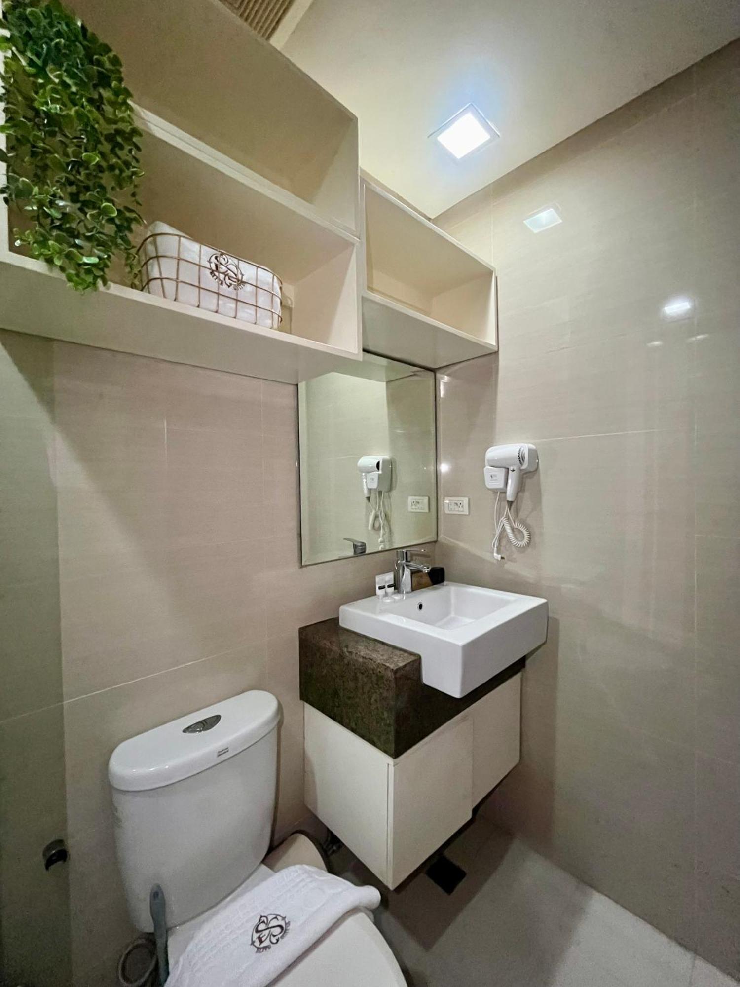 Greenbelt Hamilton Tower 1 Makati City Extérieur photo